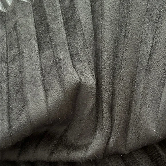 DKNY Pleated Black Faux Leather Skirt - Picture 6 of 11